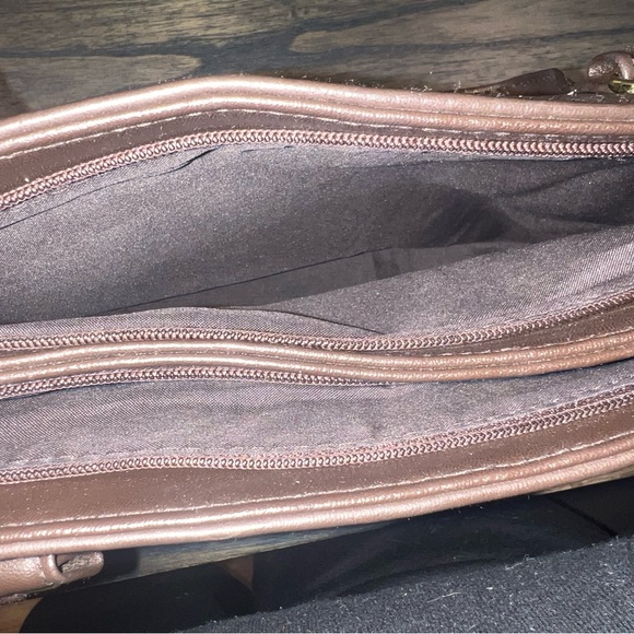 Sterling Ridge Deep Brown Shoulder Bag - Picture 4 of 6